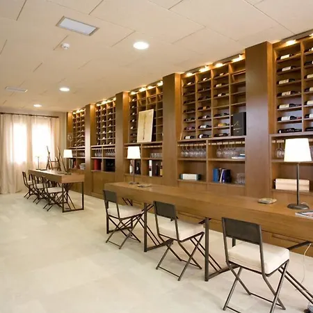 La Vida Hotel