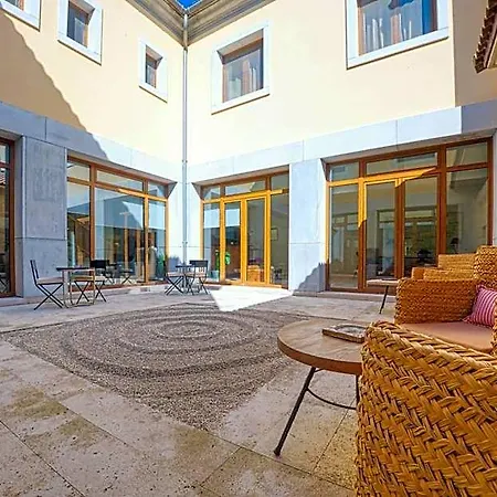 La Vida Hotel